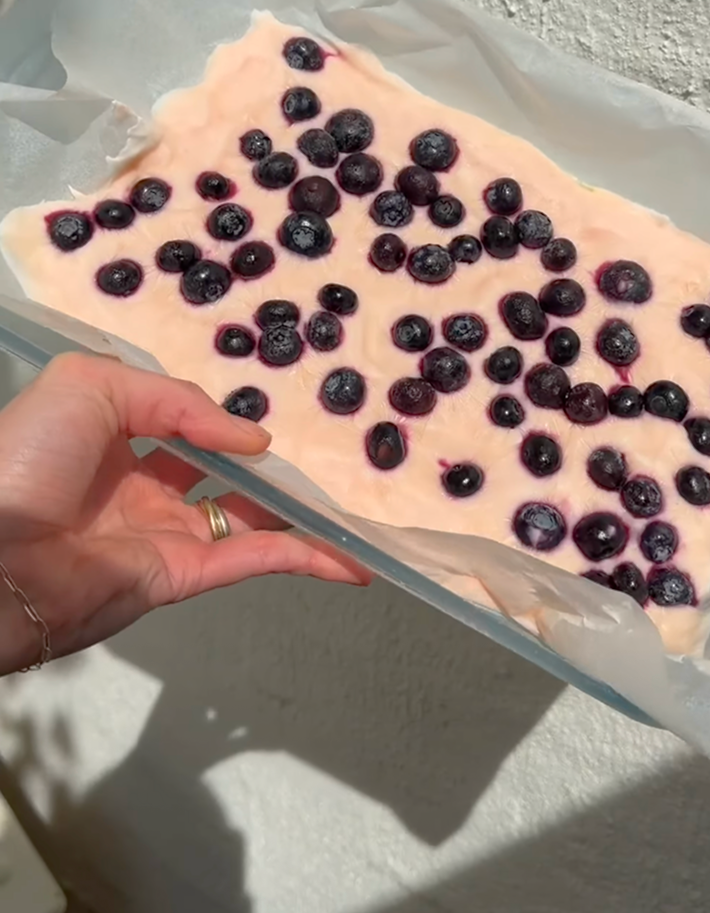 Berry Protein Yoghurt Bark