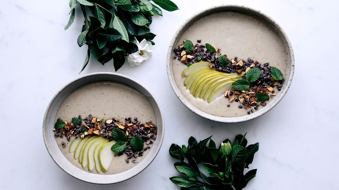 Make The Banana, Pear & Vanilla Smoothie Bowl
